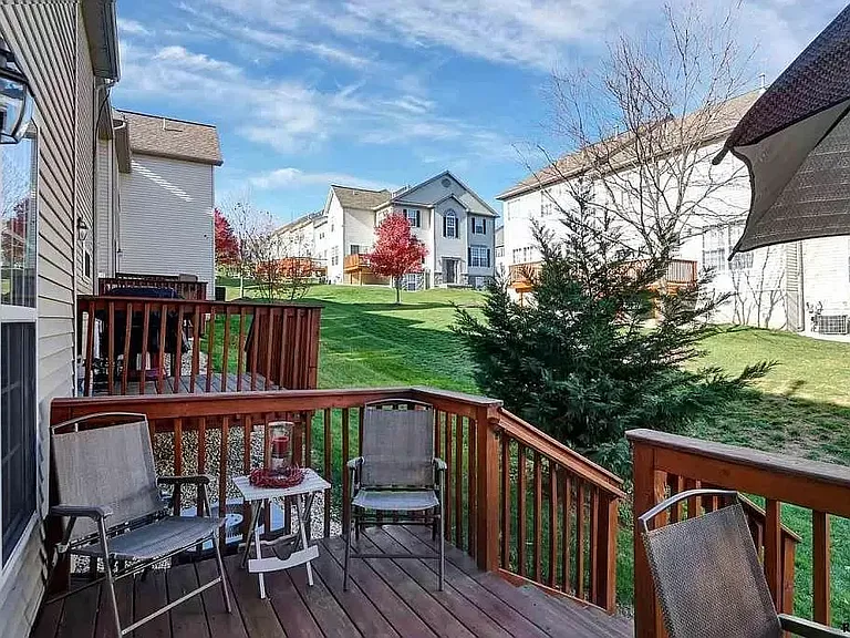 2723 Foxshire Dr — Photo 13