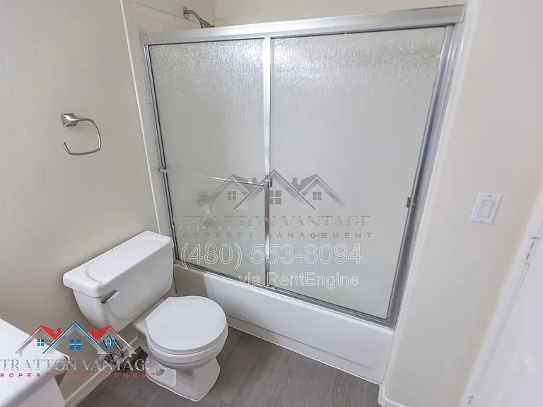 10401 N 52nd St #226 — Photo 17