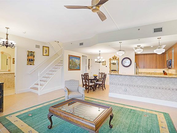 3rd image of 2617 NE 14th Avenue #114