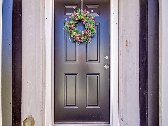 3rd image of 4244 Jillian Dr