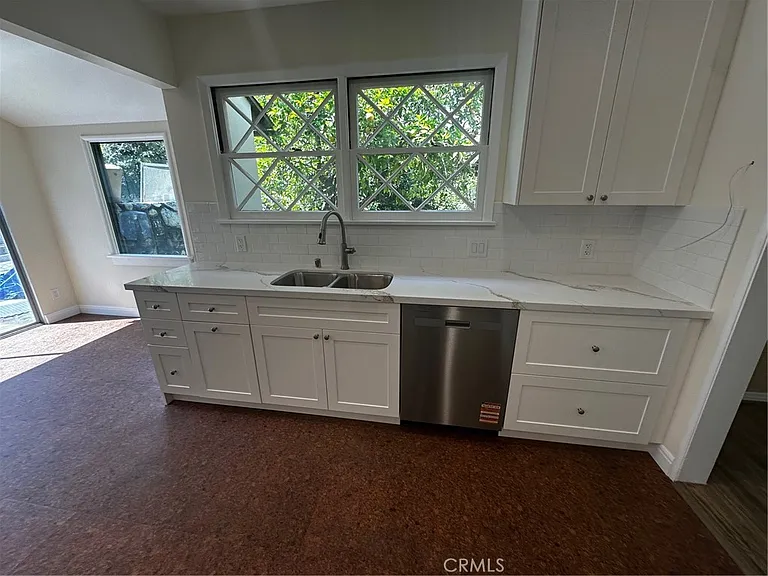 2151 N Altadena Dr — Photo 1