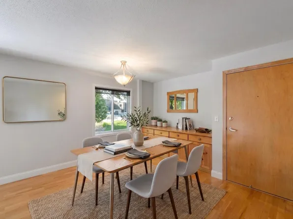 4820 Park Commons Dr APT 235, Saint Louis Park, MN 55416