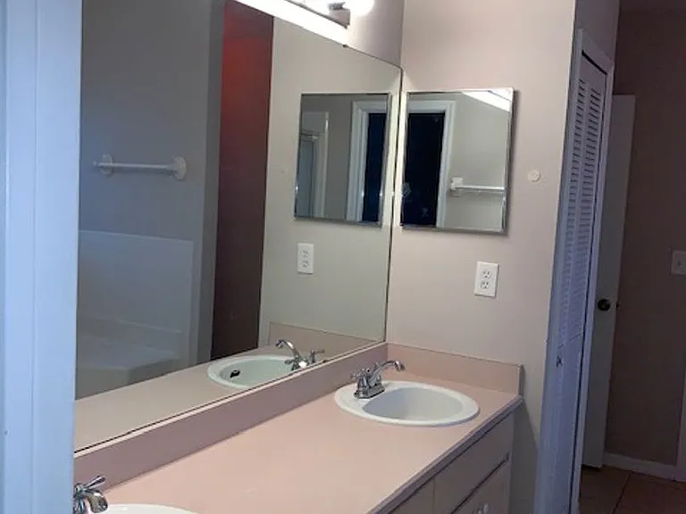 1140 Zachary Ridge Ct — Photo 12