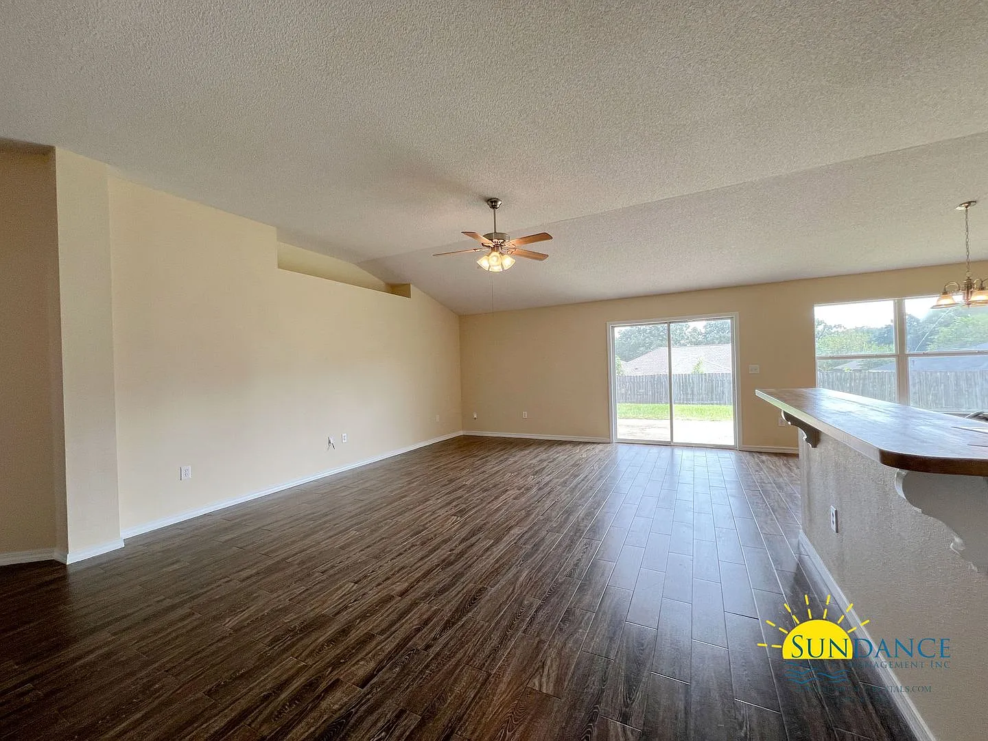Charming Newly Painted 4-Bedroom Home in Crestview! — Photo 3