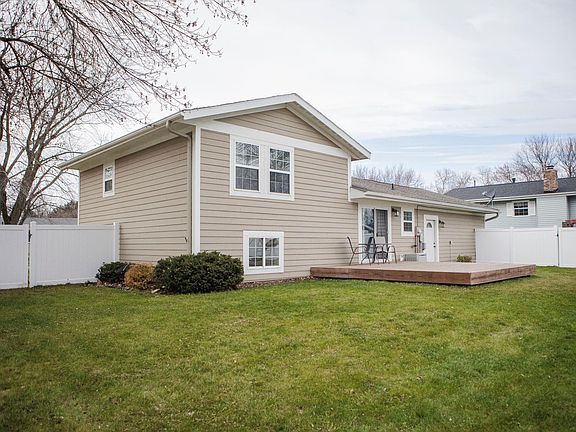4th image of 15 Highland Dr