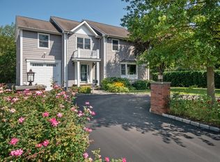 1042 Cove Rd, Stamford, CT 06902