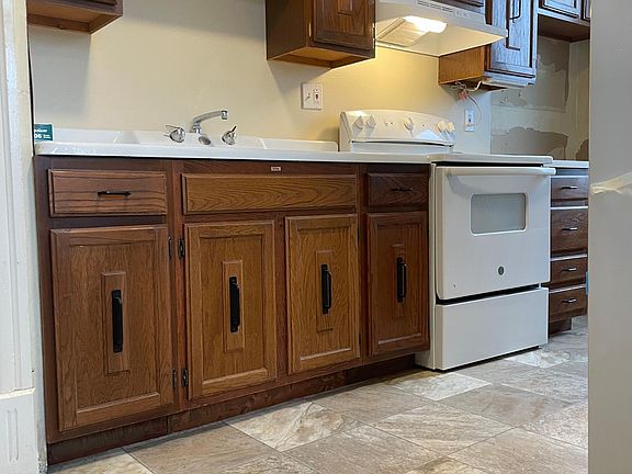 4th image of 113 E Vine St #1