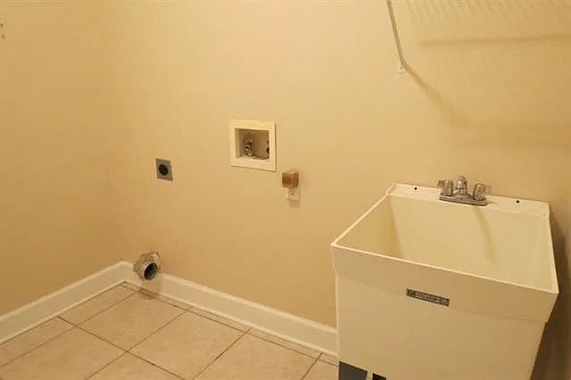 3 bed, 2.5 bath, 2189 sqft, $2,650 — Photo 4