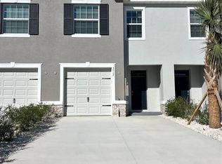 3510 White Dandelion Ct, Plant City, FL 33565