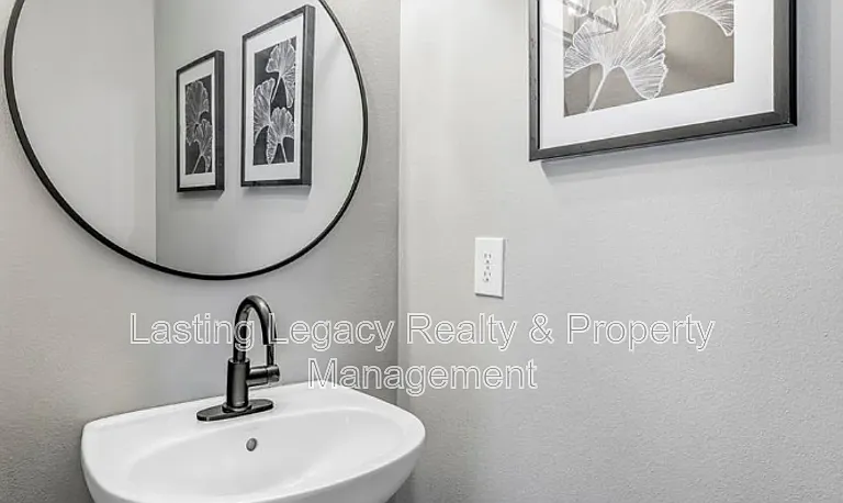 5047 Mount Hope Dr — Photo 13
