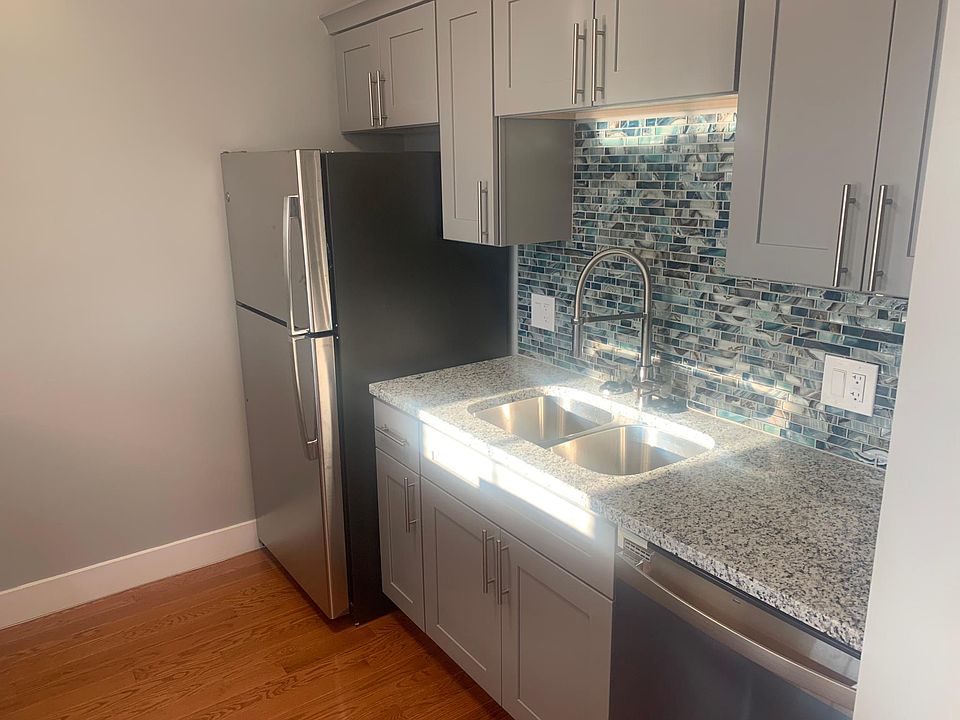 1st image of 214 E Clifton Ave #3