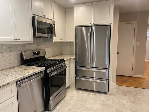 3rd image of 6314 Woodbrook Ln