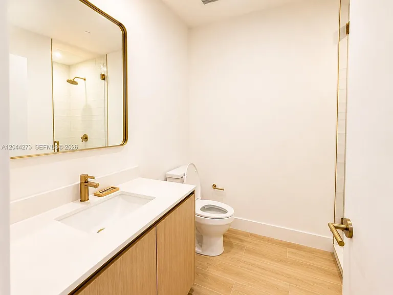 90 NE 32nd St #205 — Photo 18