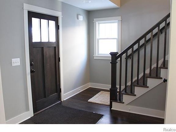 2nd image of 131 N Connecticut Ave