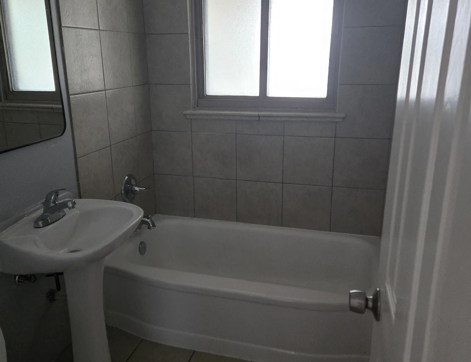 3 bed, 1246 sqft, $2,150 — Photo 4
