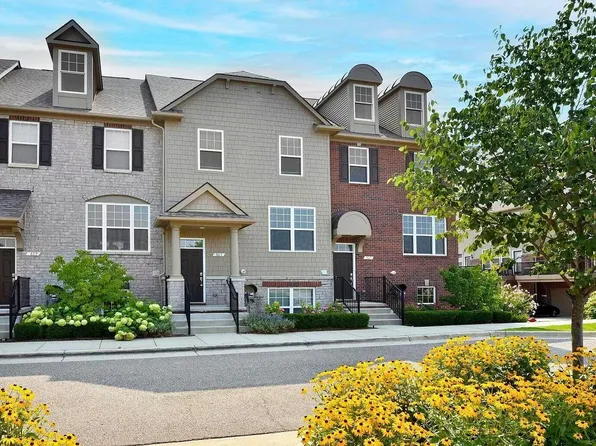 863 Barclay Cir #24, Rochester, MI 48307
