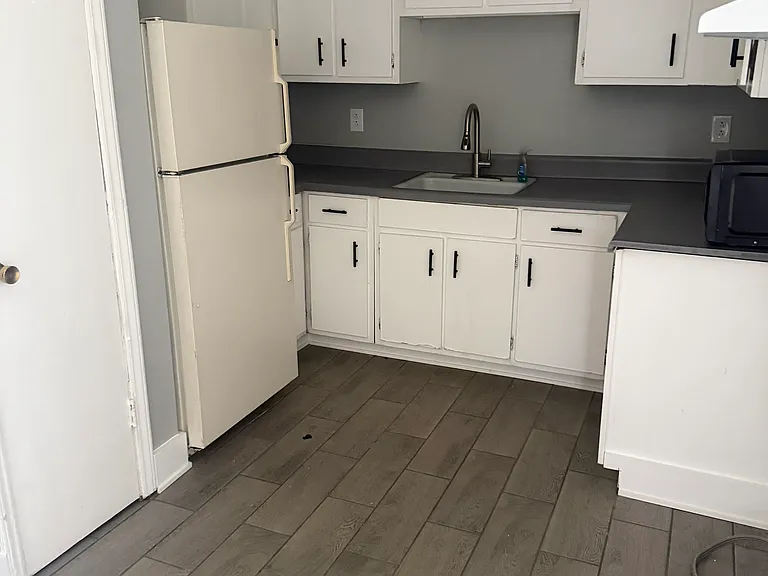 Shelby Apartments — Photo 7