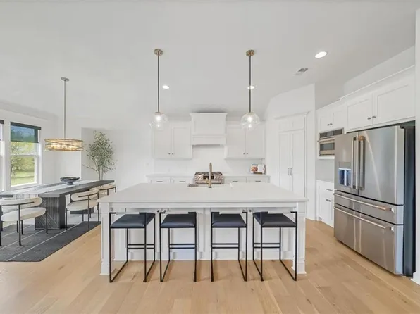 18808 Deer Run St, Spring Hill, KS 66083