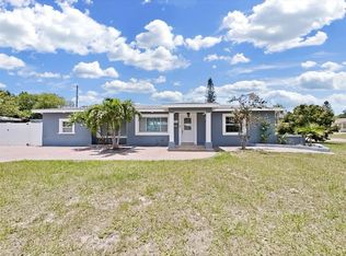 2256 Leslee Lake Dr N, Saint Petersburg, FL 33713