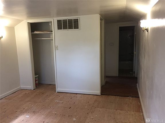 5th image of 206 Milwaukee Blvd S