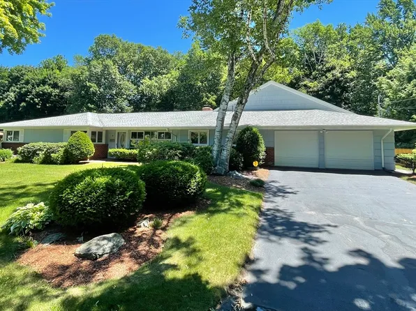 4 Birchwood Rd, Worcester, MA 01609