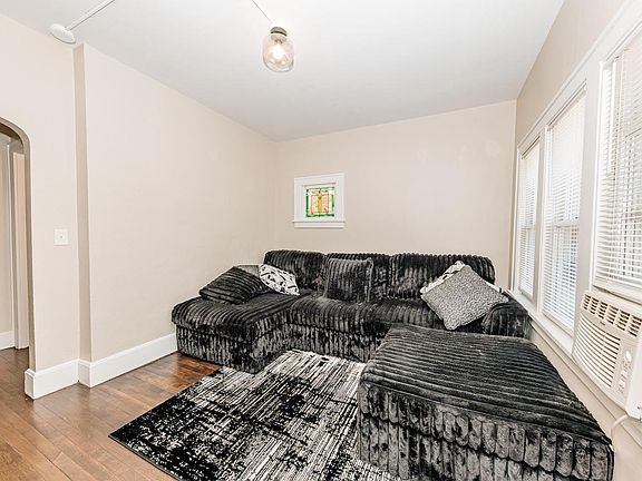 4th image of 2807 S 9th STREET