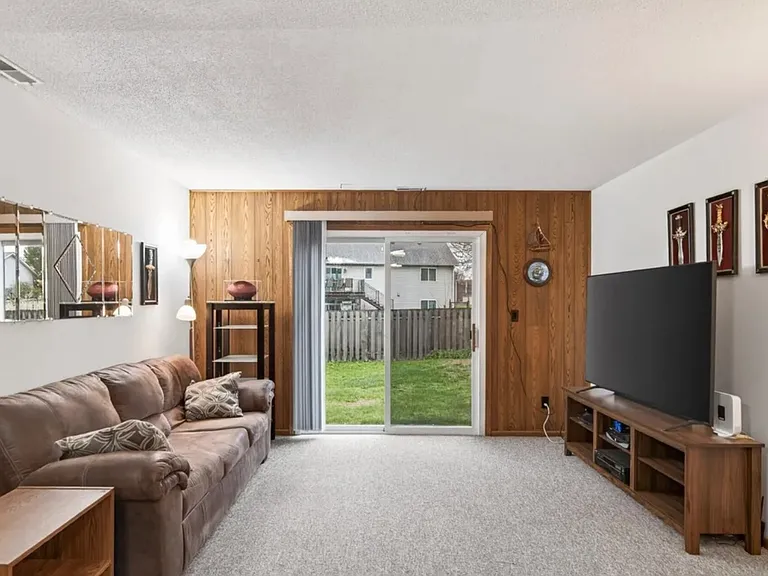 852 Woodgate Dr #2 — Photo 4