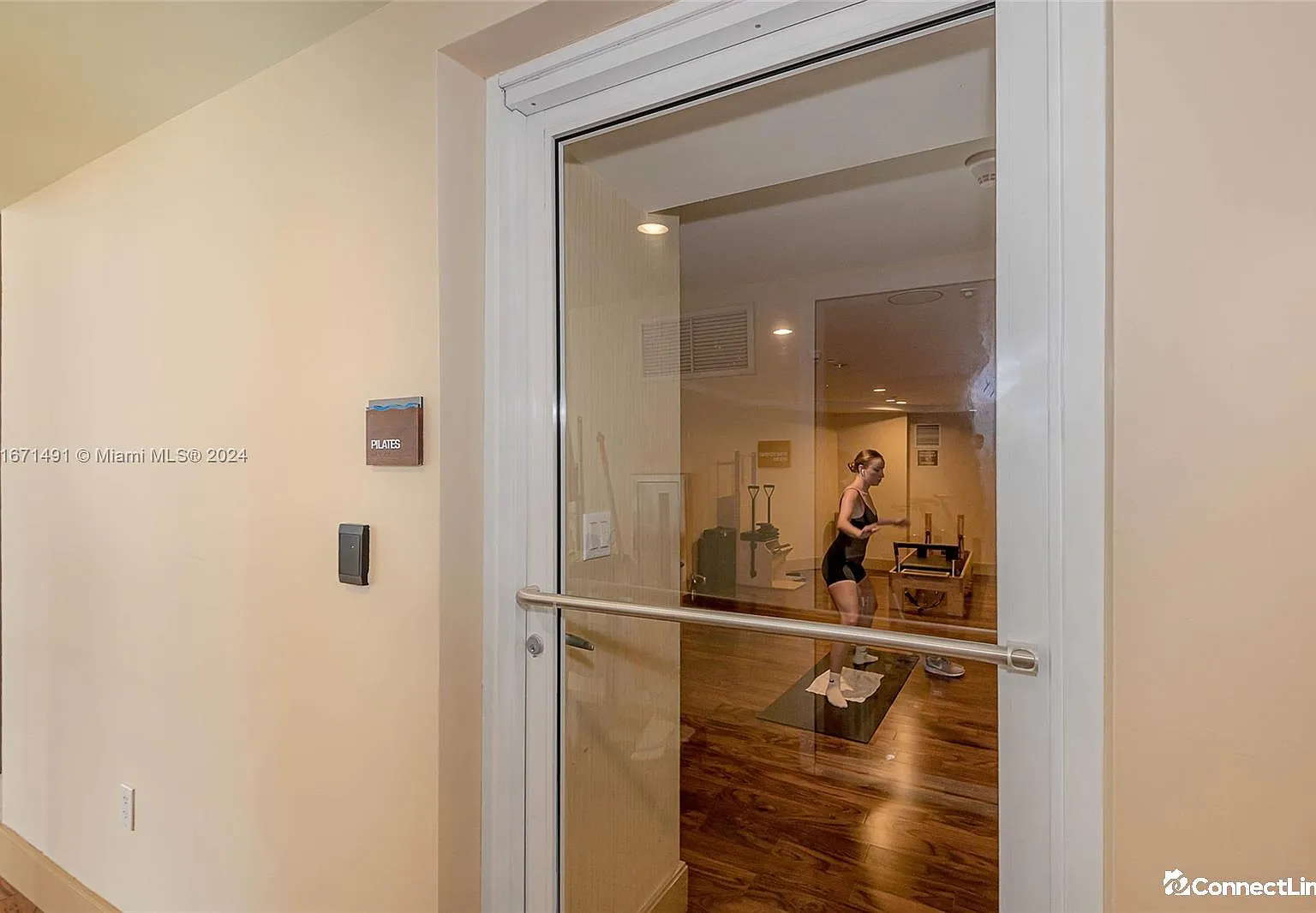 2 bed, 2.0 bath, $3,900 — Photo 2