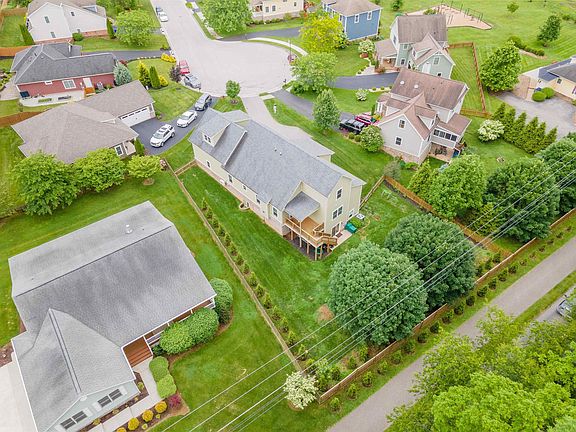 3rd image of 1810 Asher Ln