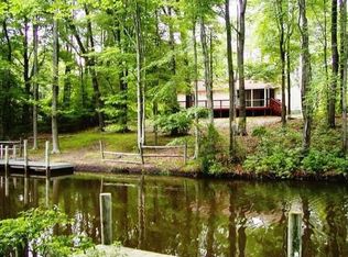 282 Maple Ln, Heathsville, VA 22473