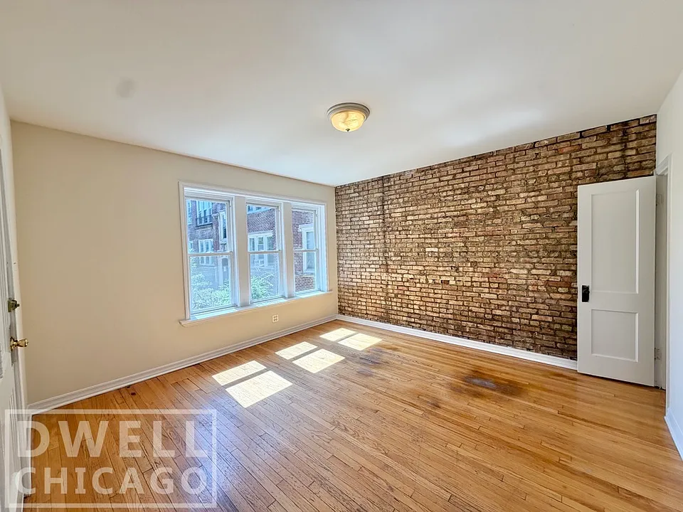 3007 N Whipple St #3020-1