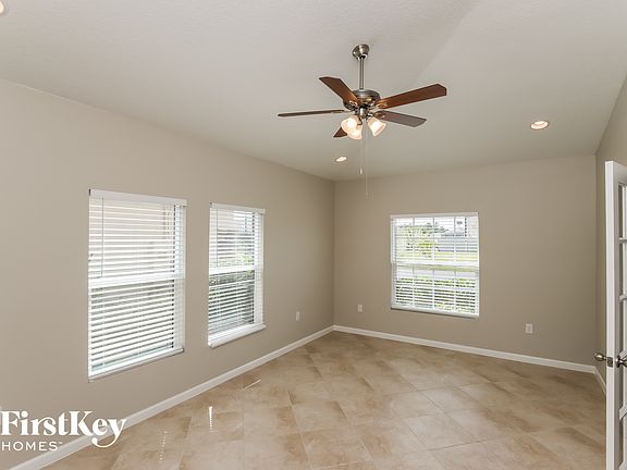 3rd image of 571 Trymore Dr SE
