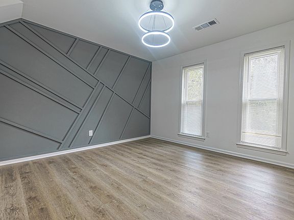 3rd image of 92 Mysen Cir