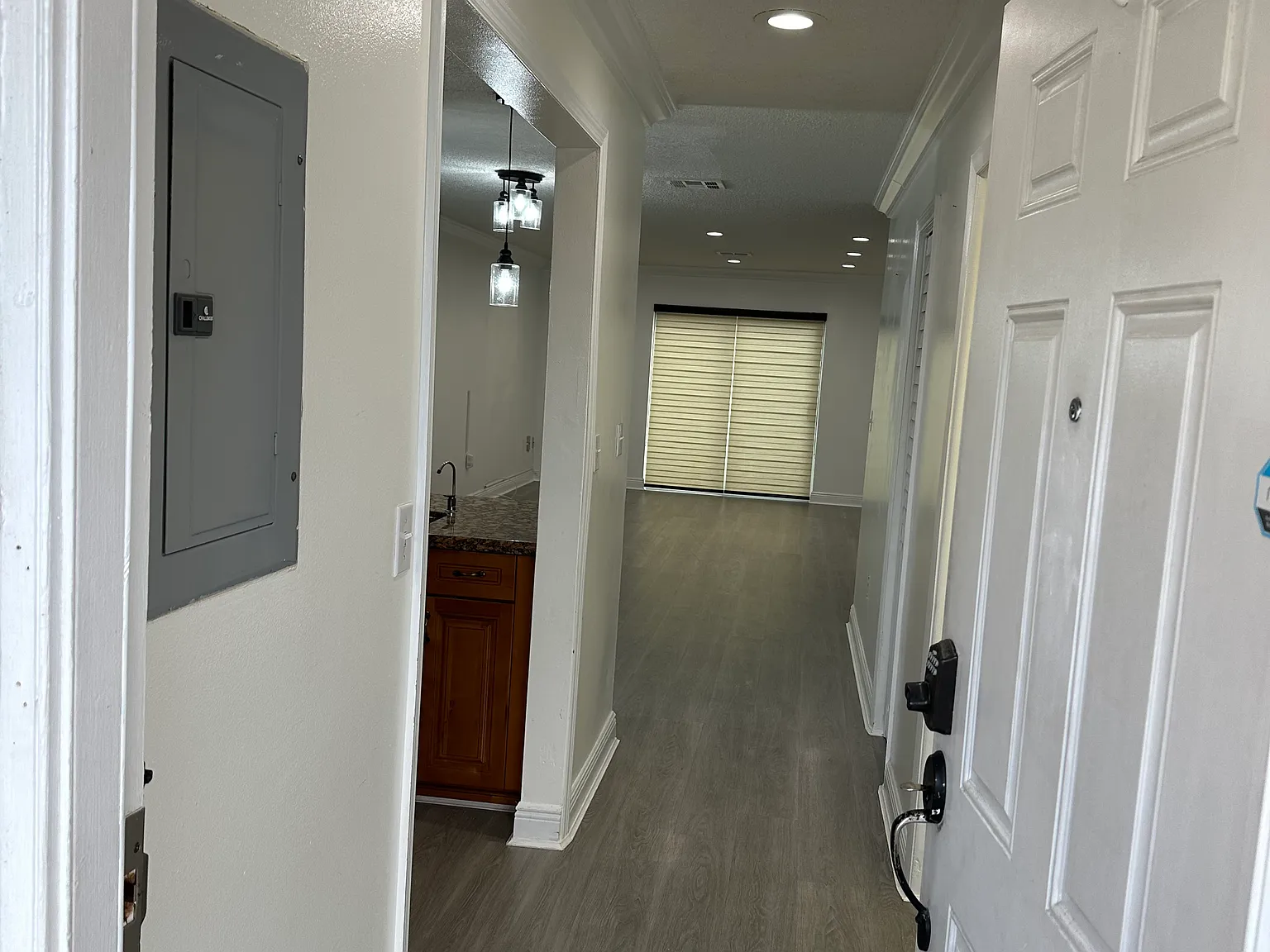 2 bed, 2.5 bath, 1280 sqft, $2,500 — Photo 2