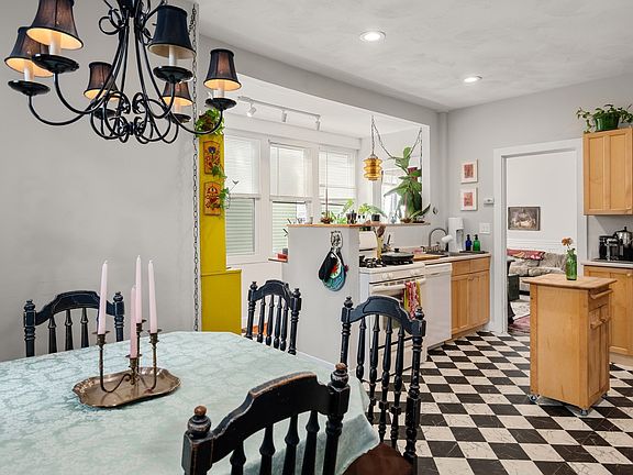 5th image of 32 Gordon St