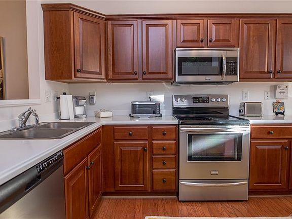 5th image of 5930 Gate House Dr