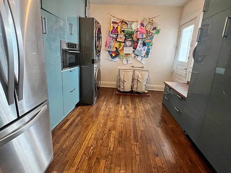 2733 Gillham Rd #3 — Photo 8