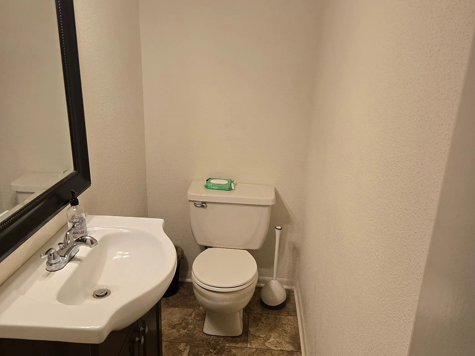 2 bed, 2.5 bath, 1254 sqft, $1,300 — Photo 2