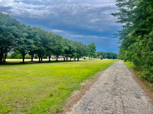 1056 Witherbee Rd, Moncks Corner, SC 29461