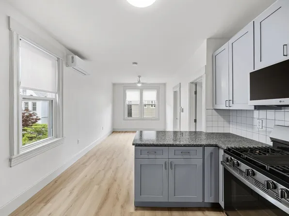42 W 47th St #2R, Bayonne, NJ 07002