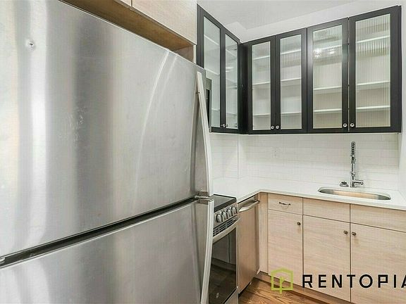 3rd image of 855 De Kalb Ave #4R