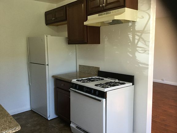 4th image of 609 E Hyde Park Blvd #2