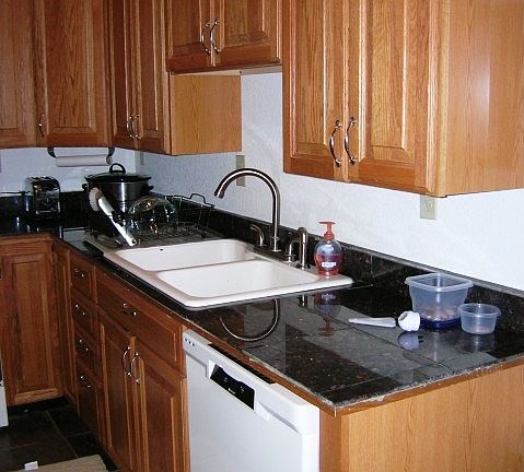 Oak Cabinets, Granite Counters, Everything is custom up grad