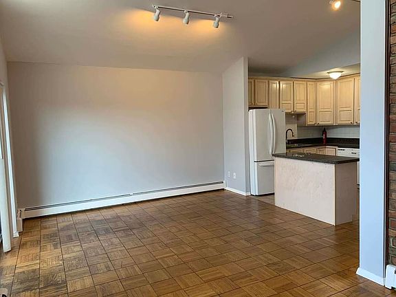 4th image of 32-17 55th St #3