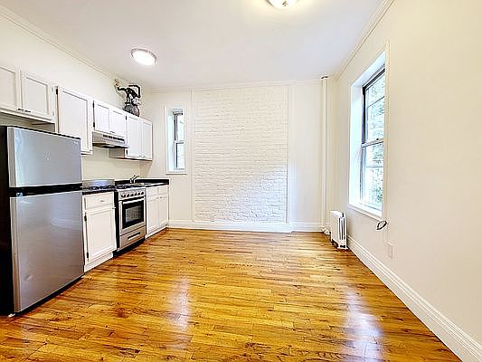 2nd image of 106 Norfolk St APT 12