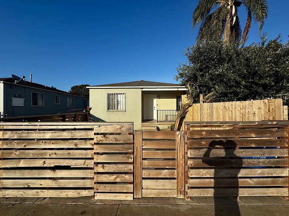 245 4th Ave #1
