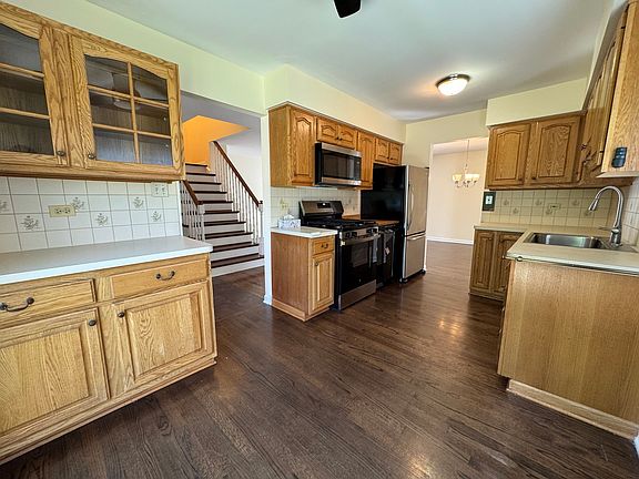 5th image of 1656 Castbourne Ct
