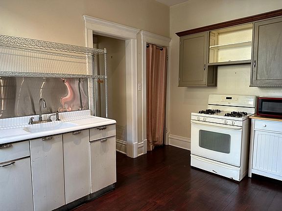 5th image of 2721 Columbus Ave