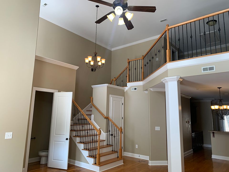 1st image of 109 Golden Rod Ln