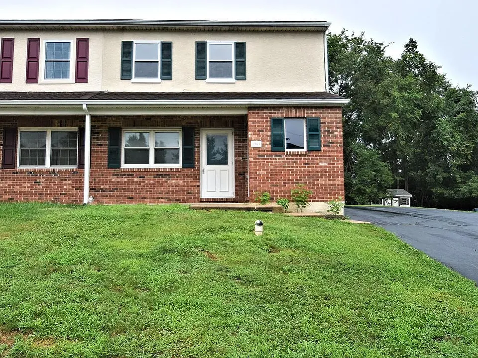1957 Main Ave #2
